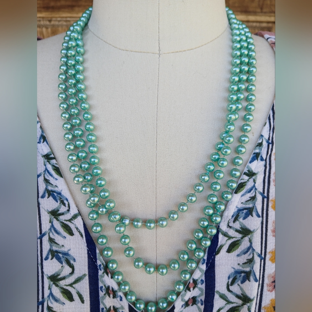 Vintage Necklace MINT GREEN beads Long 1980s Flapper Costume Accessories